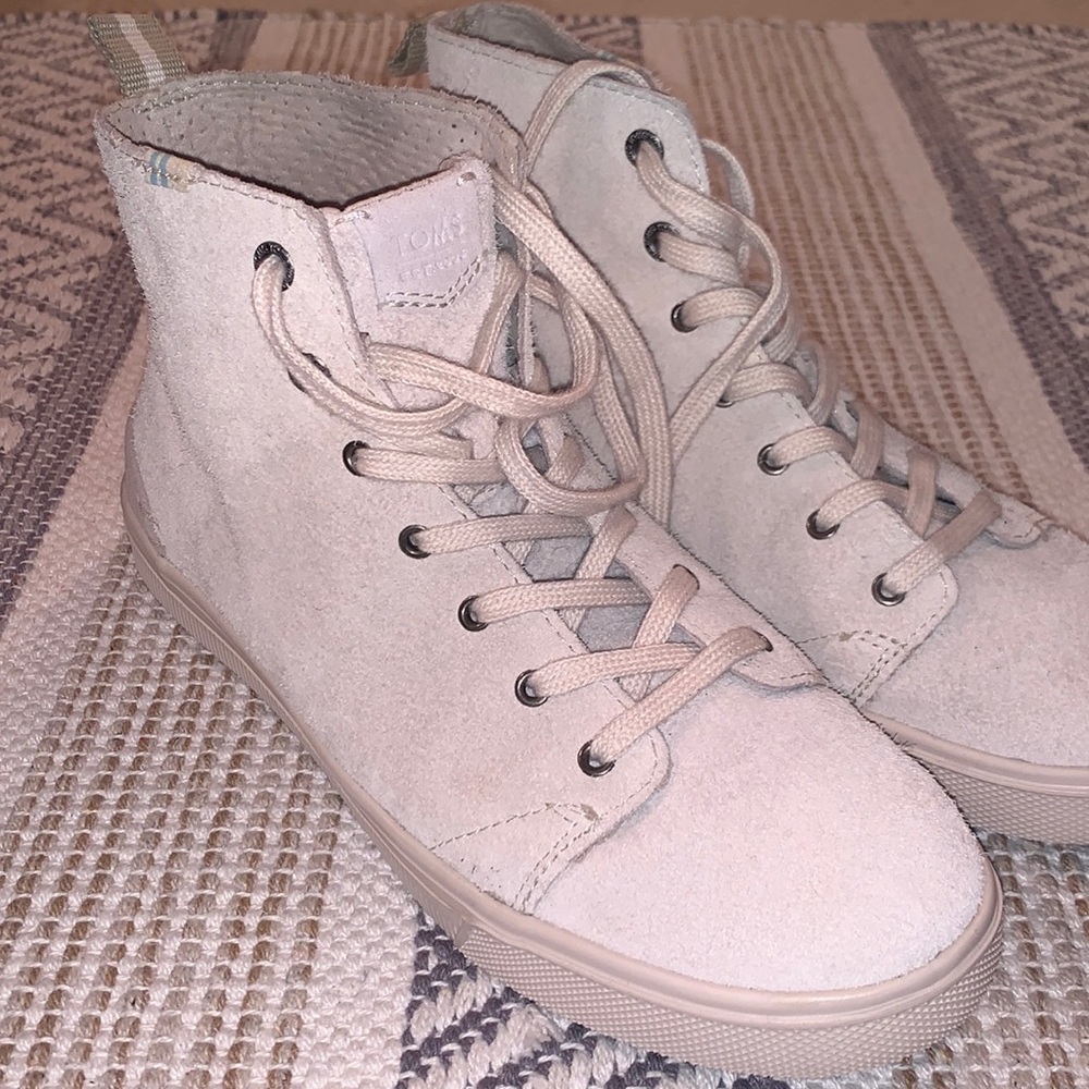 Suede Tom’s High Top Sneakers size 8.5